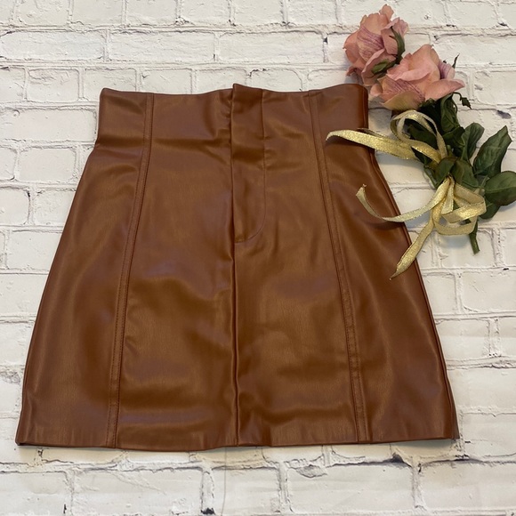 Zara Dresses & Skirts - Zara high waist mini skirt.